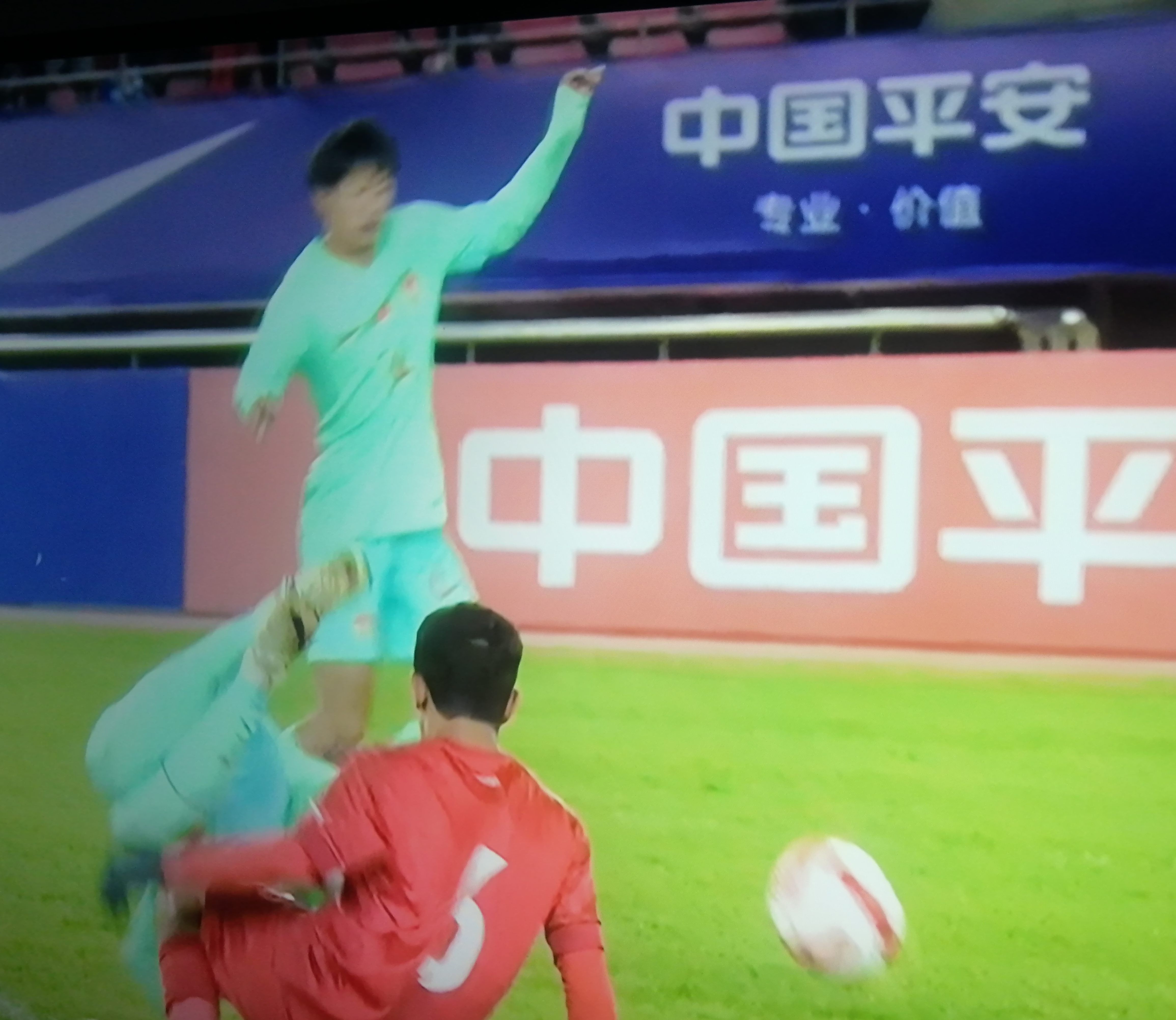 包含中国足球俱乐部在国际比赛中露锋芒的词条