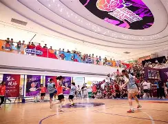 半岛体育官网登录-加拿大女足返场全力对决，蒙特利尔边城震撼尽显的简单介绍
